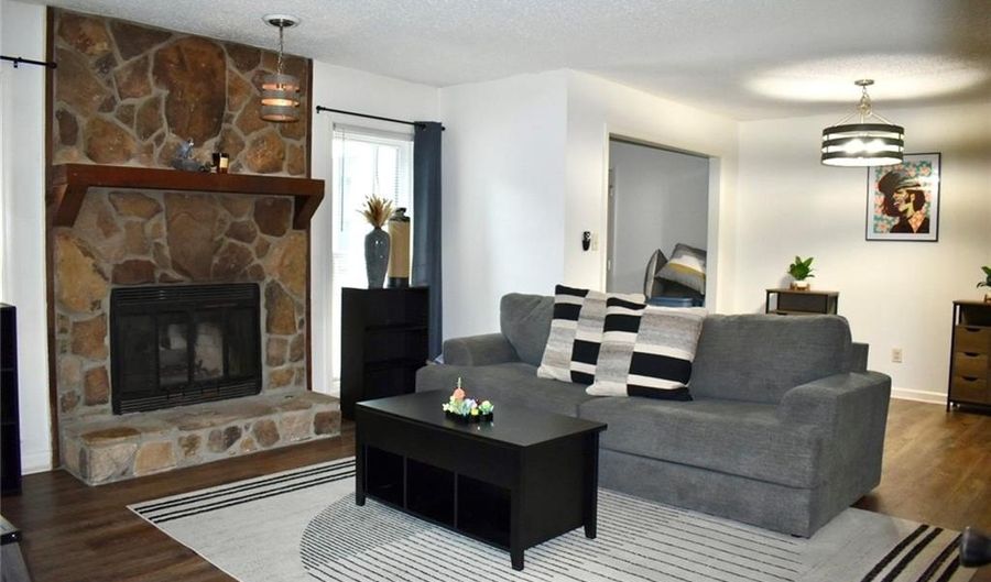 6308 Woodmont Blvd, Peachtree Corners, GA 30092 - 1 Beds, 1 Bath