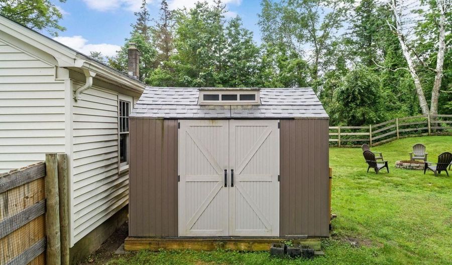 10 Pine St, Alton, NH 03809 - 2 Beds, 1 Bath