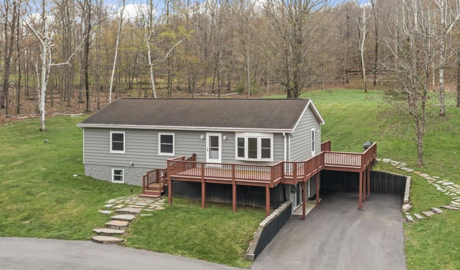367 Woods Ct, Ancramdale, NY 12503 - 3 Beds, 1 Bath