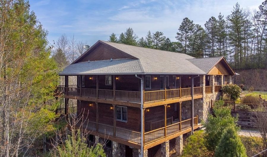 750 Double Springs Dr, Almond, NC 28702 - 4 Beds, 4 Bath