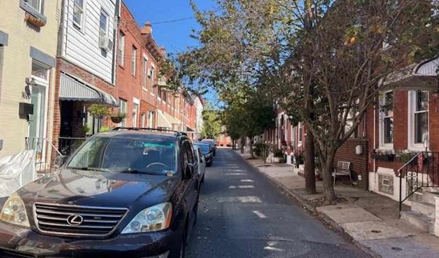 1633 S ROSEWOOD St, Philadelphia, PA 19145 - 2 Beds, 1 Bath