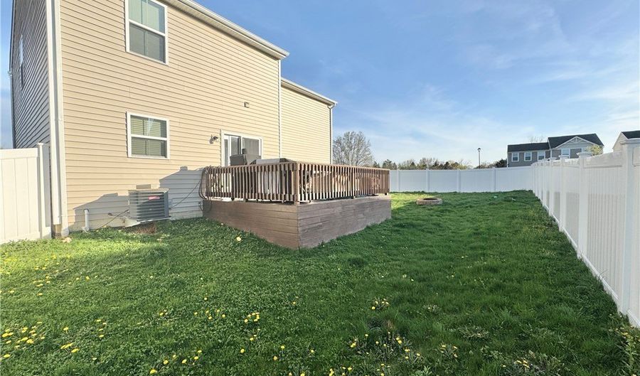 117 Fall Lake Ln, Amherst, OH 44001 - 4 Beds, 3 Bath