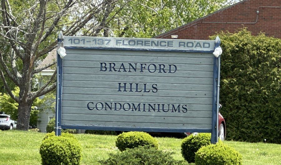 109 Florence Rd D, Branford, CT 06405 - 2 Beds, 2 Bath