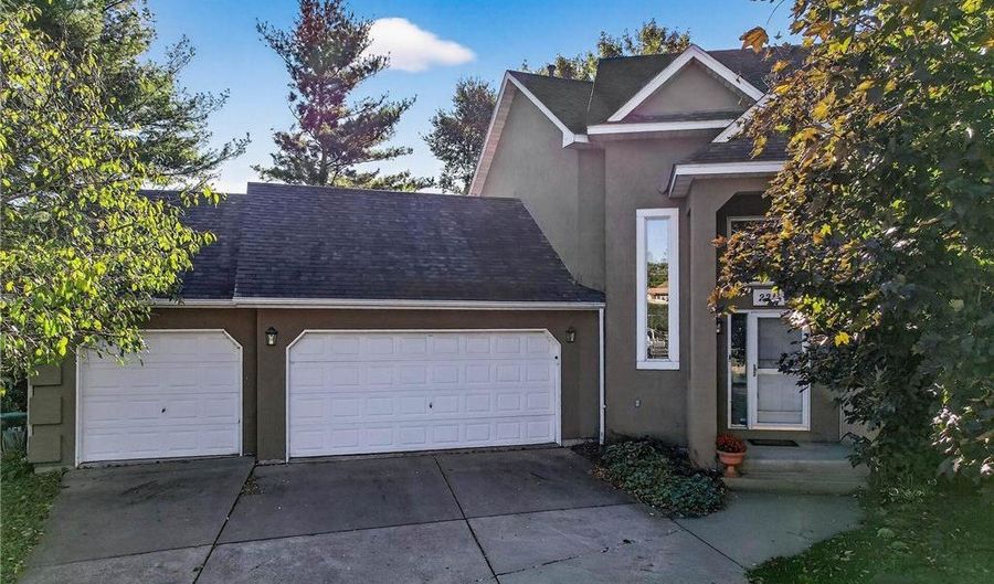 2211 Brittany Ct, New Brighton, MN 55112 - 4 Beds, 4 Bath
