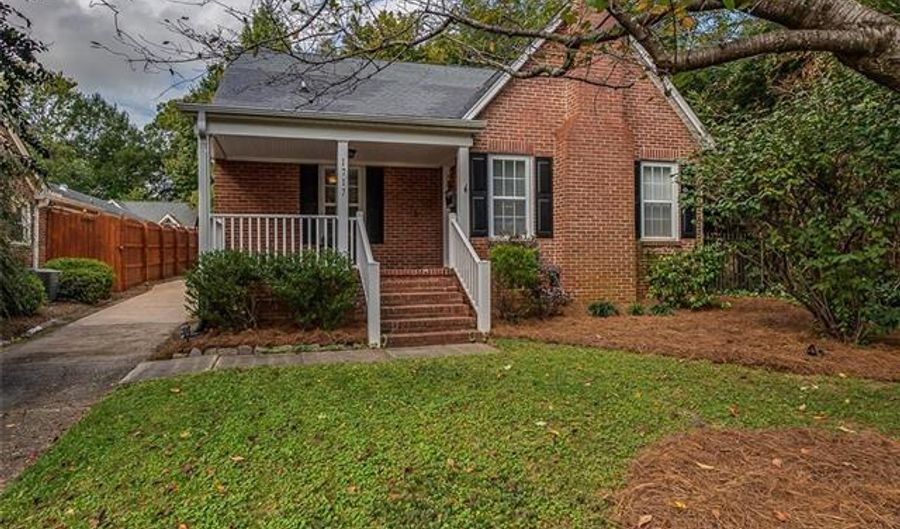 1717 Nassau Blvd, Charlotte, NC 28205 - 3 Beds, 2 Bath