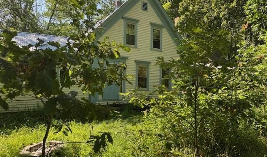 21 Dearborn Rd, Hiram, ME 04041 - 3 Beds, 1 Bath
