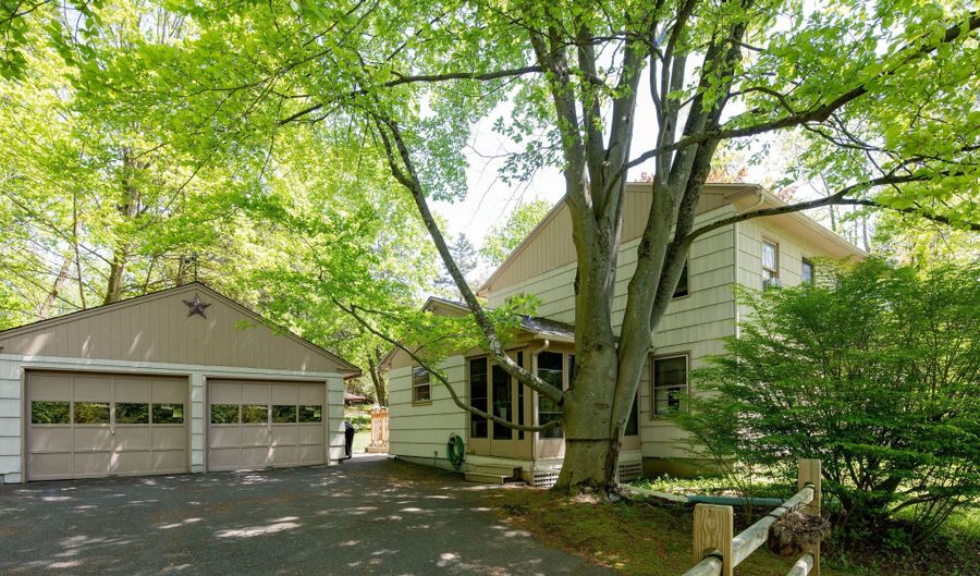 89 Route 7 S, Canaan, CT 06031 - 3 Beds, 2 Bath