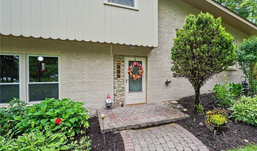 669 Westridge Rd, Akron, OH 44333 - 3 Beds, 2 Bath