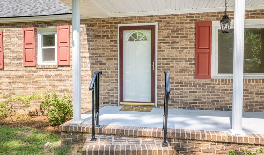 193 HICKORY Rd SE, Aiken, SC 29803 - 3 Beds, 2 Bath
