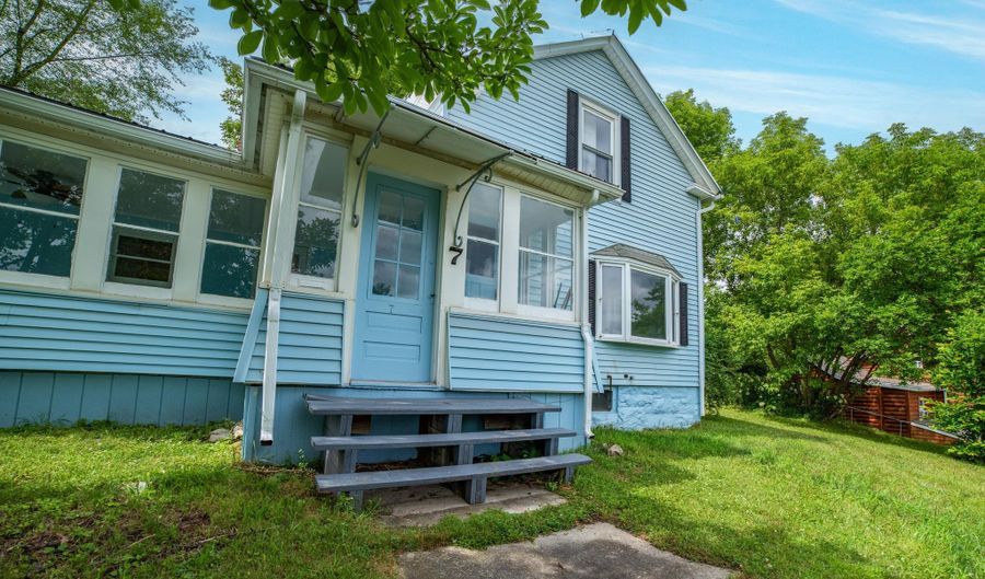 7 Hughes St, Adams, MA 01220 - 3 Beds, 1 Bath