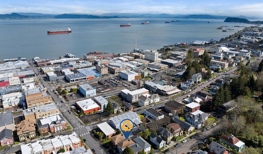 674 11TH St, Astoria, OR 97103 - 3 Beds, 2 Bath