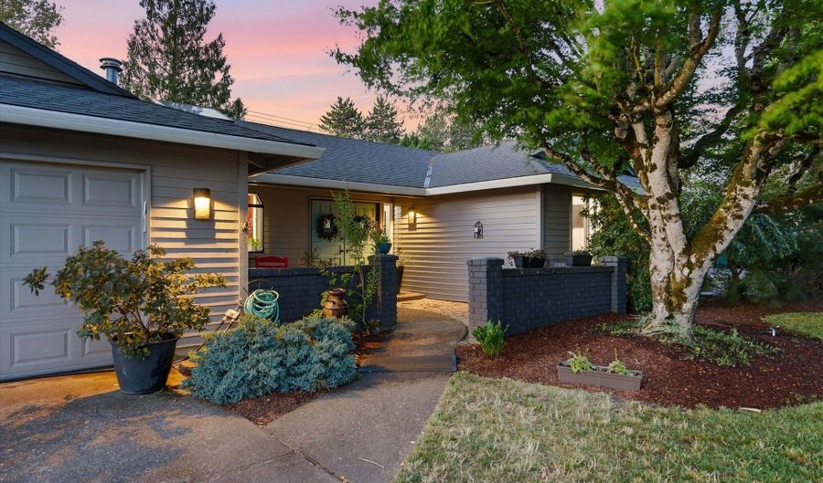 14705 NW RIDGETOP Ct, Beaverton, OR 97006 - 3 Beds, 2 Bath