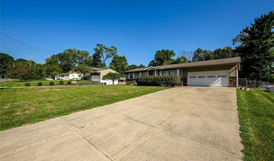 577 Catalina Dr, Akron, OH 44319 - 3 Beds, 2 Bath