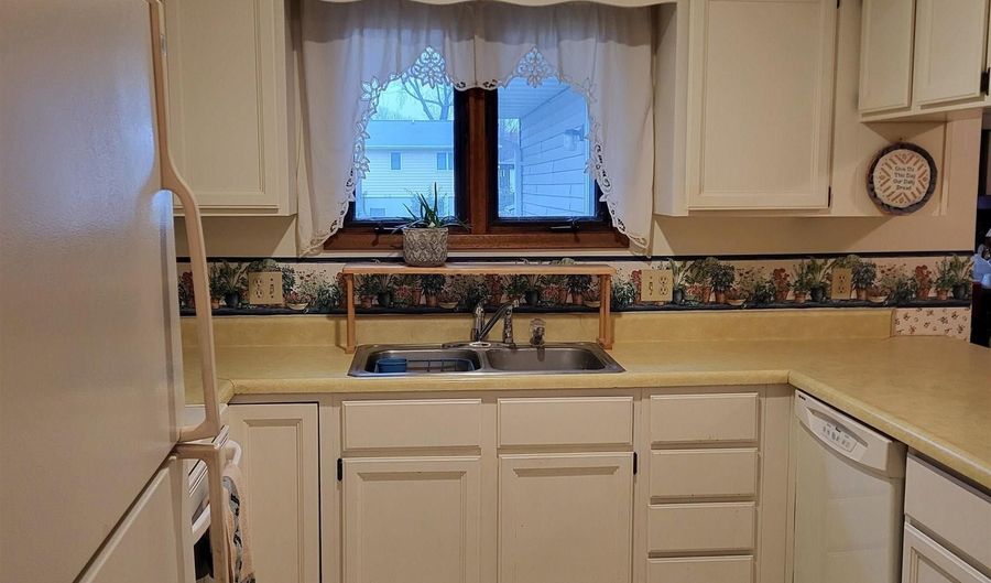 1809 E Locust, Algona, IA 50511 - 3 Beds, 2 Bath