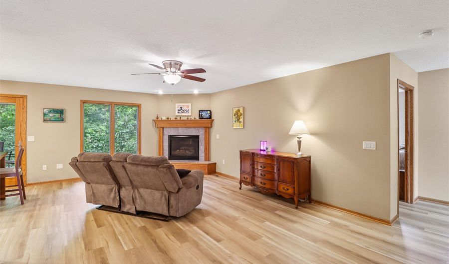 3211 SW Applewood St, Ankeny, IA 50023 - 4 Beds, 4 Bath