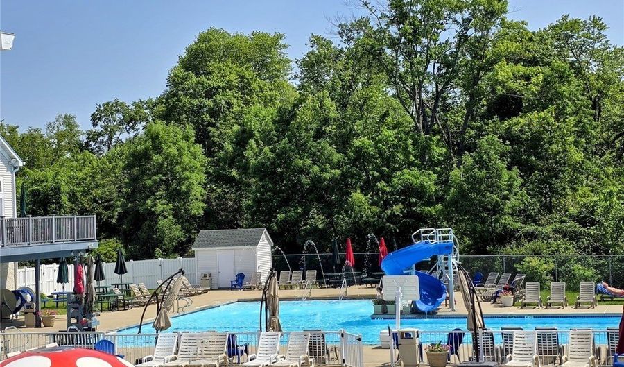 8705 Lost Valley Dr 705, Adams Twp., PA 16046 - 3 Beds, 3 Bath