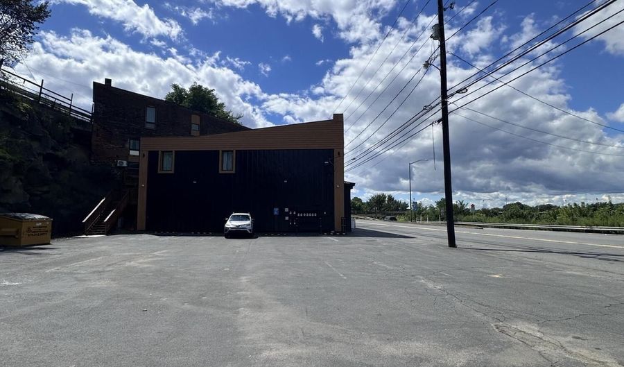 157 N Main St, Pittston, PA 18640 - 0 Beds, 1 Bath