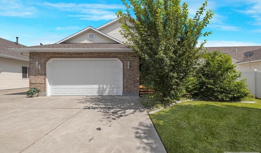 811 S Katie Ct, Ammon, ID 83406 - 3 Beds, 2 Bath