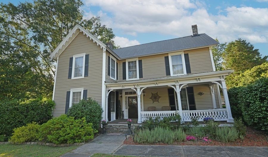 206 Pinckney St, Abbeville, SC 29620 - 4 Beds, 3 Bath