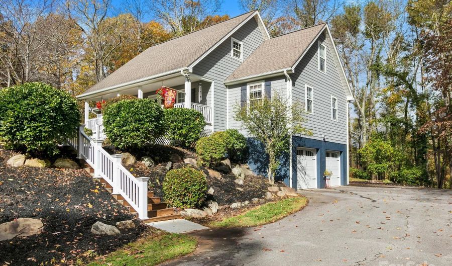 8 Alexander Chapel Dr, Asheville, NC 28804 - 3 Beds, 3 Bath