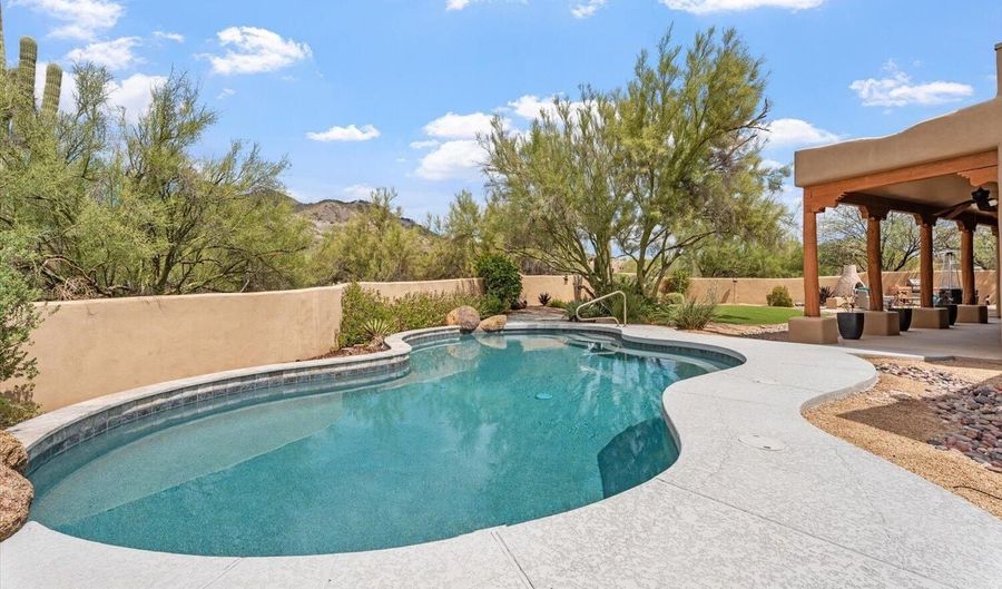5976 E AGAVE Pl, Carefree, AZ 85377 - 4 Beds, 3 Bath