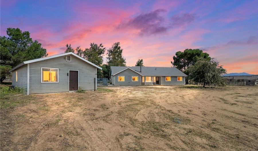 49795 Cherokee, Aguanga, CA 92536 - 3 Beds, 2 Bath