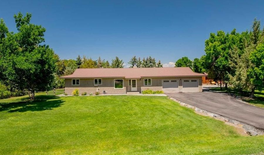 31 McCullough Rd, Cody, WY 82414 - 5 Beds, 3 Bath