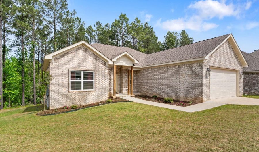 18508 Parkway Pines Dr, Bauxite, AR 72011 - 3 Beds, 2 Bath