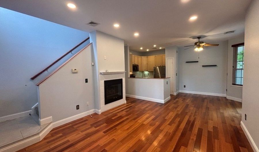 1 Quail Brook Ct, Bedminster, NJ 07921 - 2 Beds, 2 Bath