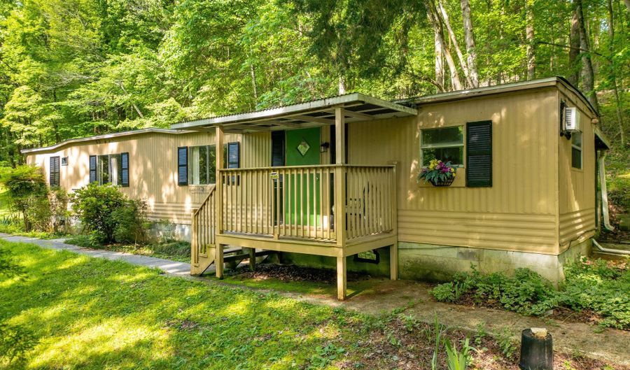 5203 Howardsville Rd, Apison, TN 37302 - 2 Beds, 2 Bath