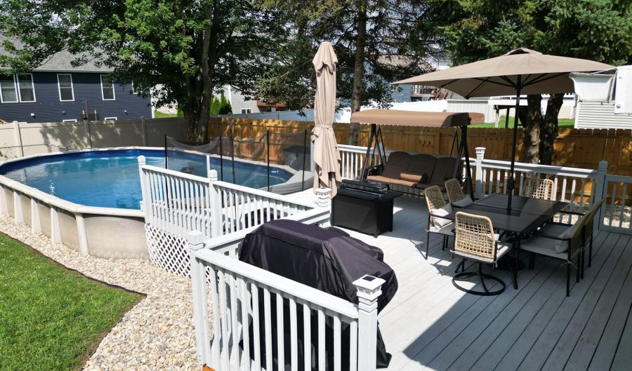 9049 VICTOR Ave, Jenison, MI 49428 - 3 Beds, 2 Bath