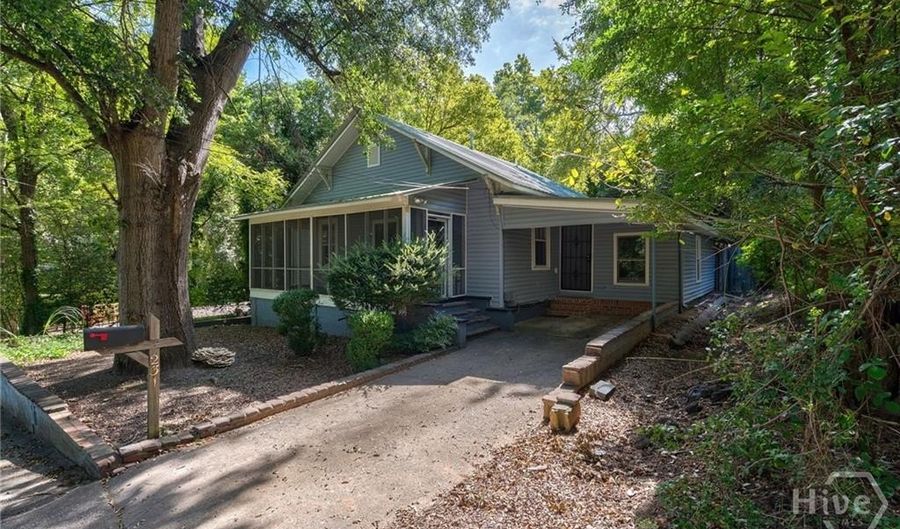 231 S Poplar St, Athens, GA 30601 - 4 Beds, 2 Bath