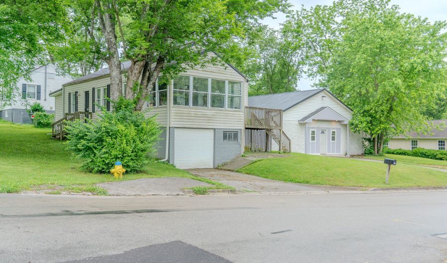 835 E Lincoln Rd, Alcoa, TN 37701 - 0 Beds, 0 Bath