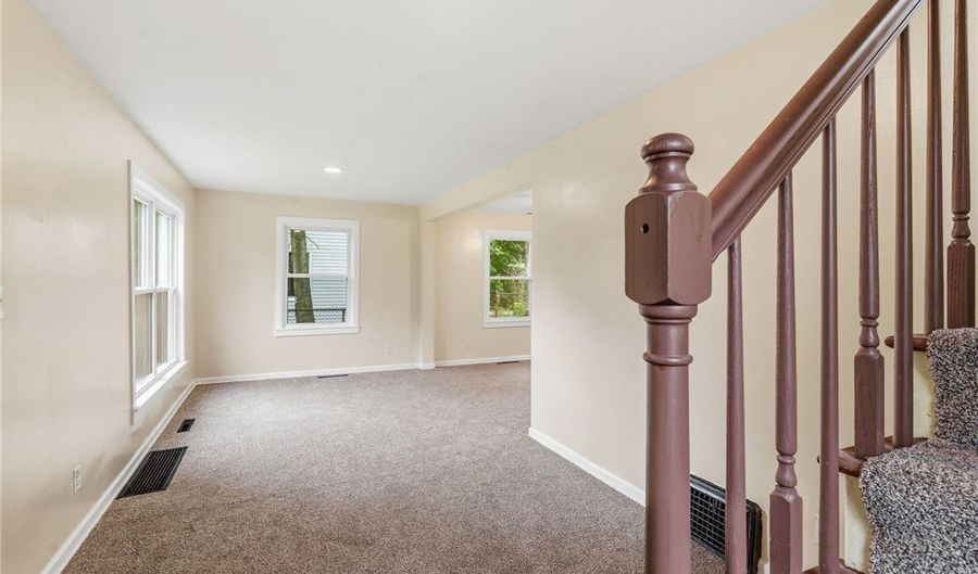 445 Oak Ave, Alliance, OH 44601 - 3 Beds, 1 Bath