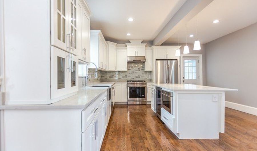 7 Lorenzo St, Boston, MA 02122 - 3 Beds, 3 Bath