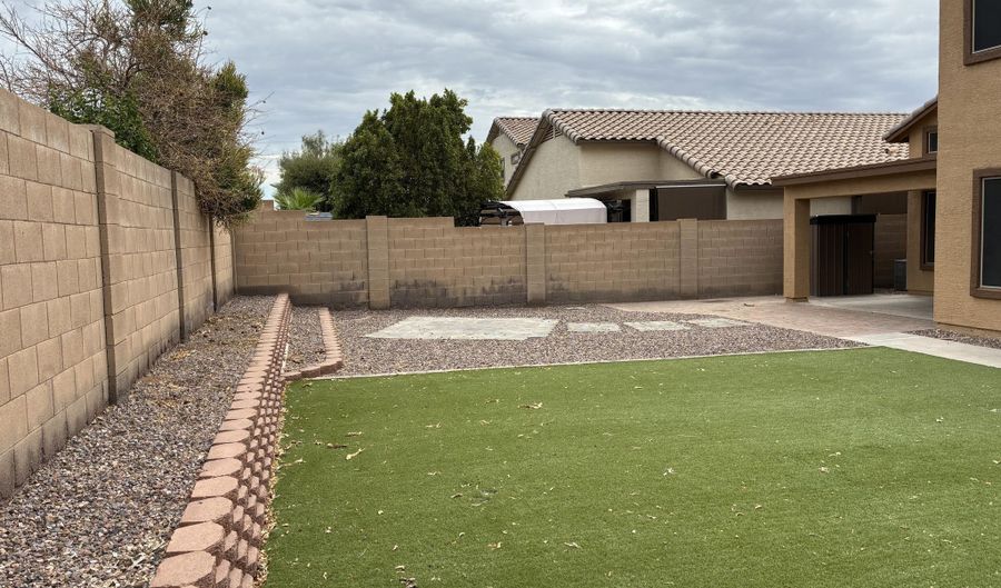 25550 W PIONEER St W, Buckeye, AZ 85326 - 5 Beds, 3 Bath
