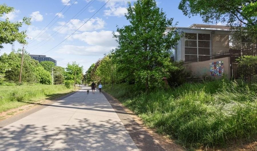821 Ralph McGill Blvd NE 2410, Atlanta, GA 30306 - 2 Beds, 2 Bath