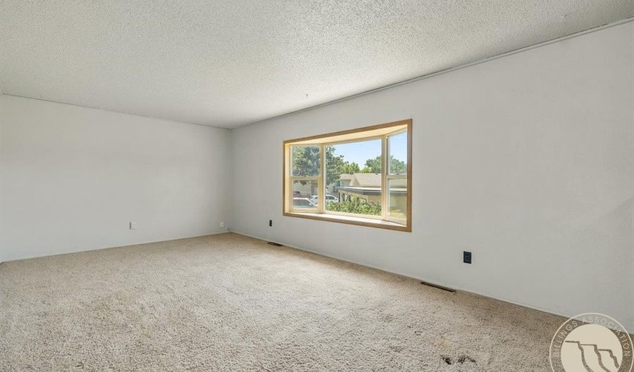364 Phyllis Cir W, Billings, MT 59102 - 4 Beds, 2 Bath