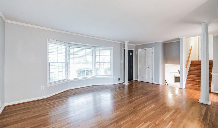 6704 BUTTERMERE Ln, Bethesda, MD 20817 - 5 Beds, 3 Bath