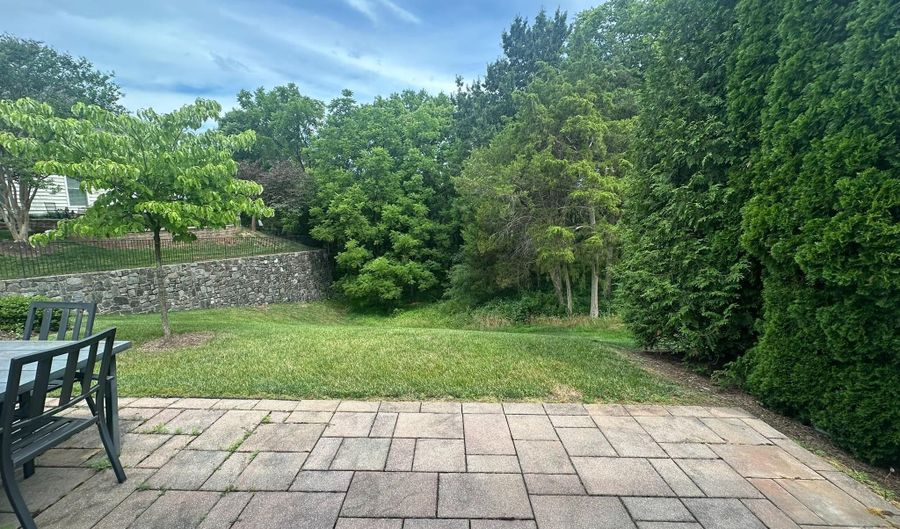 44322 MCHENRY Sq, Ashburn, VA 20147 - 2 Beds, 3 Bath
