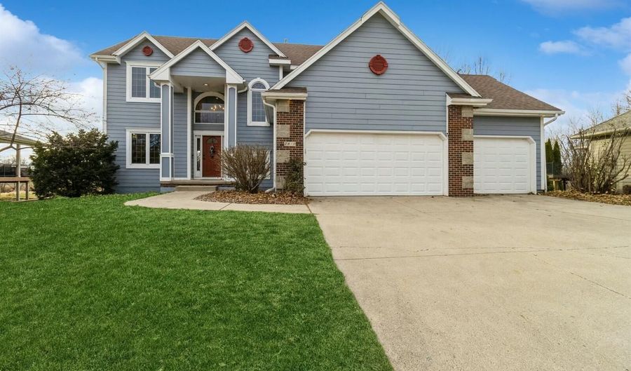 2810 NE Briarwood Dr, Ankeny, IA 50021 - 5 Beds, 4 Bath