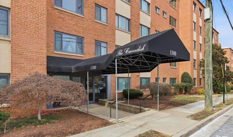1300 S ARLINGTON RIDGE Rd 618, Arlington, VA 22202 - 1 Beds, 1 Bath