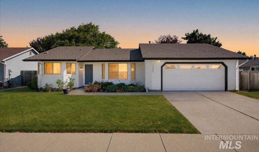 11367 W Hinsdale Ct, Boise, ID 83713 - 3 Beds, 2 Bath