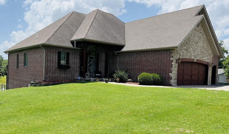 503 Curry Ave, Ava, MO 65608 - 4 Beds, 3 Bath