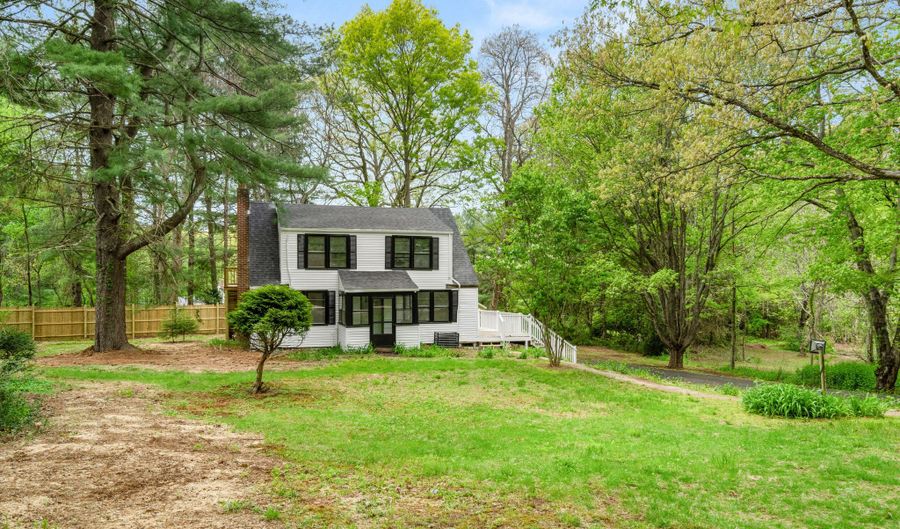 1335 Wolf Hill Rd, Cheshire, CT 06410 - 2 Beds, 1 Bath