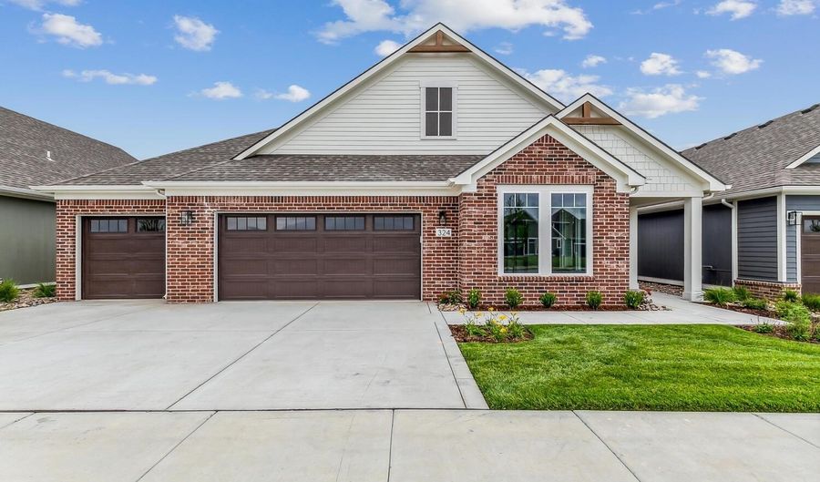 324 W Boxthorn Dr, Andover, KS 67002 - 2 Beds, 2 Bath