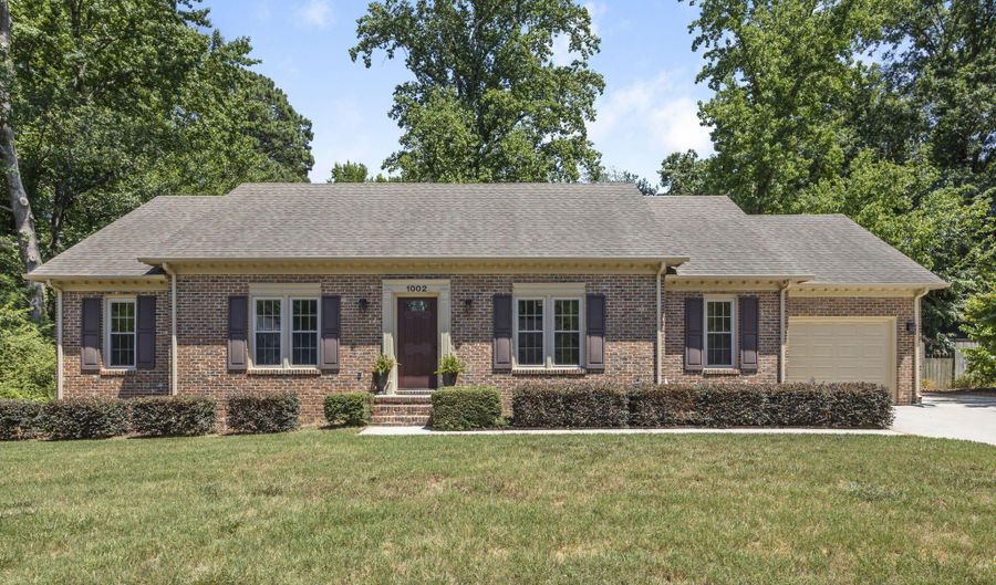 1002 Fair Oaks Ln, Apex, NC 27502 - 3 Beds, 2 Bath
