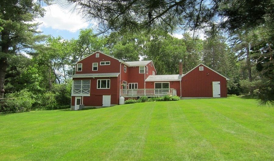 7 Mercury Cir, Andover, MA 01810 - 4 Beds, 3 Bath