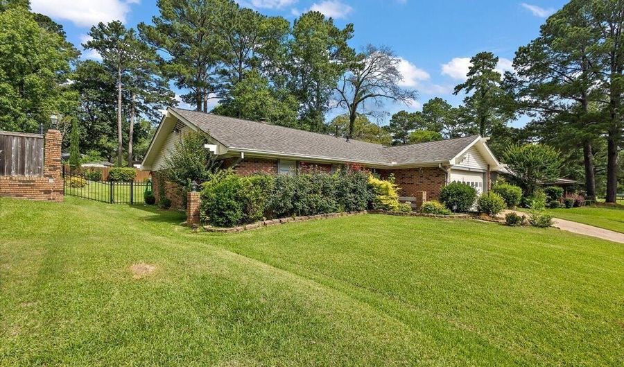 55 Sunline Dr, Brandon, MS 39042 - 3 Beds, 2 Bath