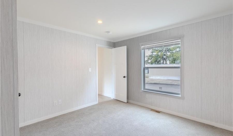 1346 Newport Ave, Attleboro, MA 02703 - 2 Beds, 1 Bath